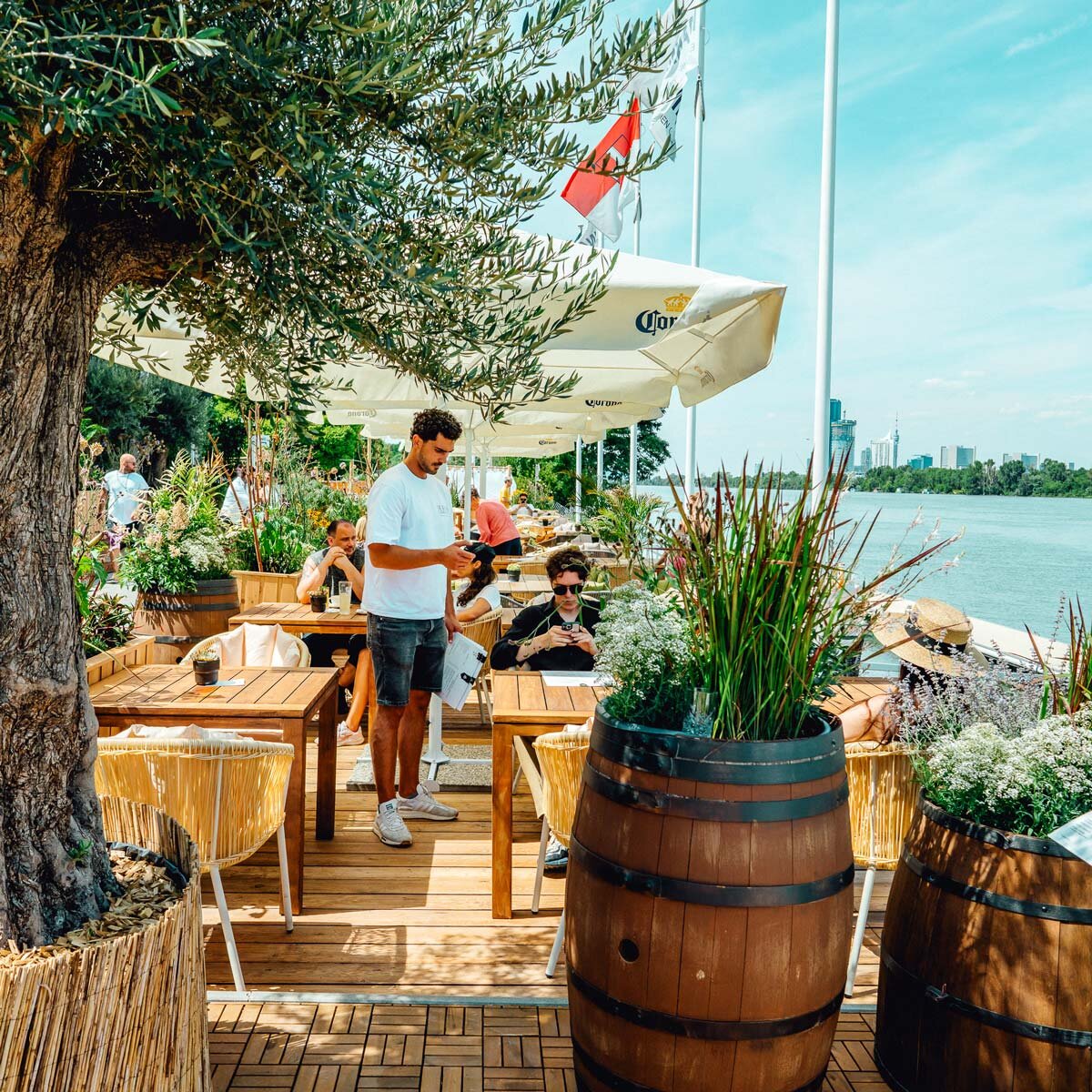 Maya Garden - Restaurant & Beach Salon