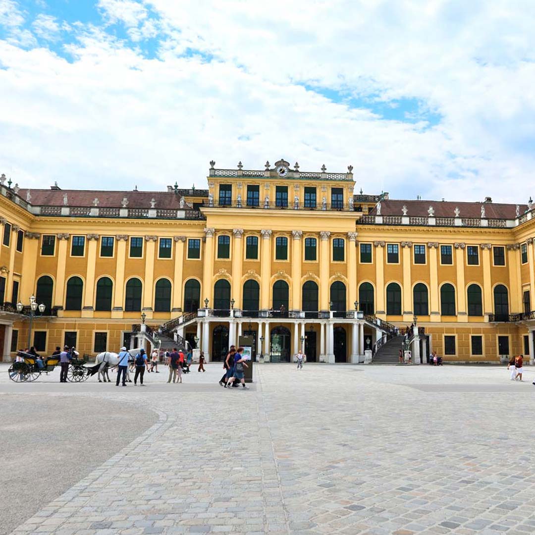 Schönbrunn Palace in a Day
